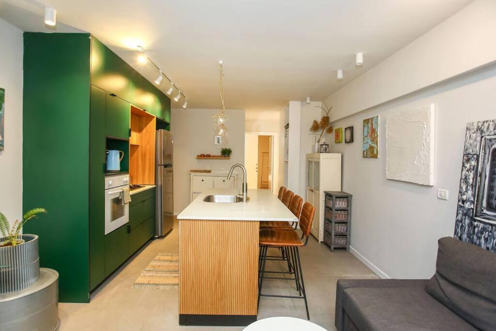 Boutique 1br Garden Tlv
